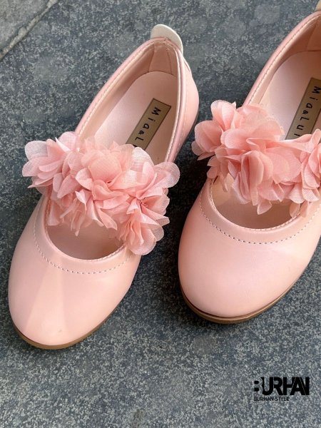 حذاء بناتي بورود