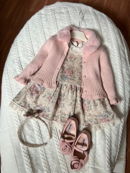 فستان مع جاكيت وطوق لشعر