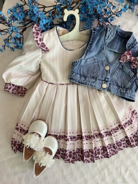 فستان مع ڤست