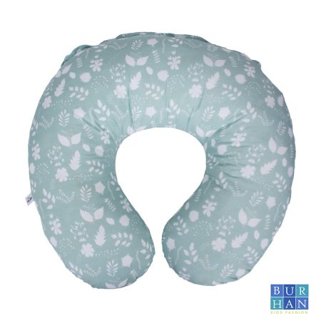 أخضر مع ورد أبيض