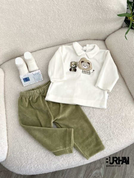 بجامة مخمل قطعتين